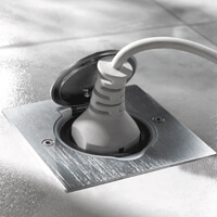 Legrand, DLP IP 44, Встраиваемый розеточный блок, цвет - нержавеющая сталь, форма - квадратная.