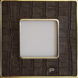 Рамка
Vintage Tapestry,  1 пост,   цвет - золото блестящее (bright gold), alicocobrown,  вертикальная,  горизонтальная,  кожа,  металл,  FD01321AOB,  FEDE
 - PULSAL.RU